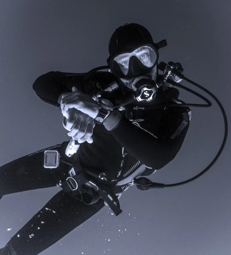diver underwater BW